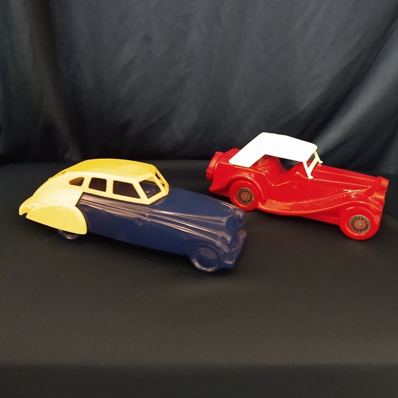 Lot of 2 Vintage Avon Car After Shave Bottles Empty - Picture 1 of 6